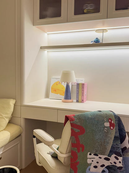 Elegant Cream Table Lamp – Modern Minimalist Design with LED