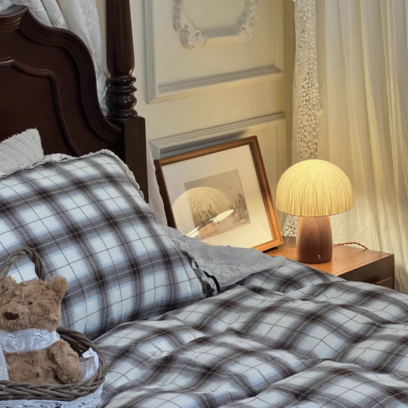 Mushroom Table Lamp – Minimalist Modern Design with LED