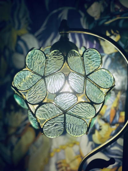 Blossom Table Lamp – Modern Minimalist Design with LED