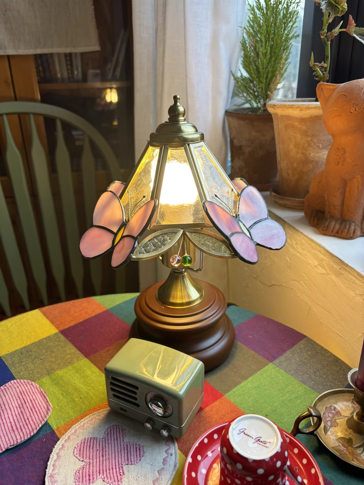 Butterfly Table Lamp – Elegant Modern Design with LED