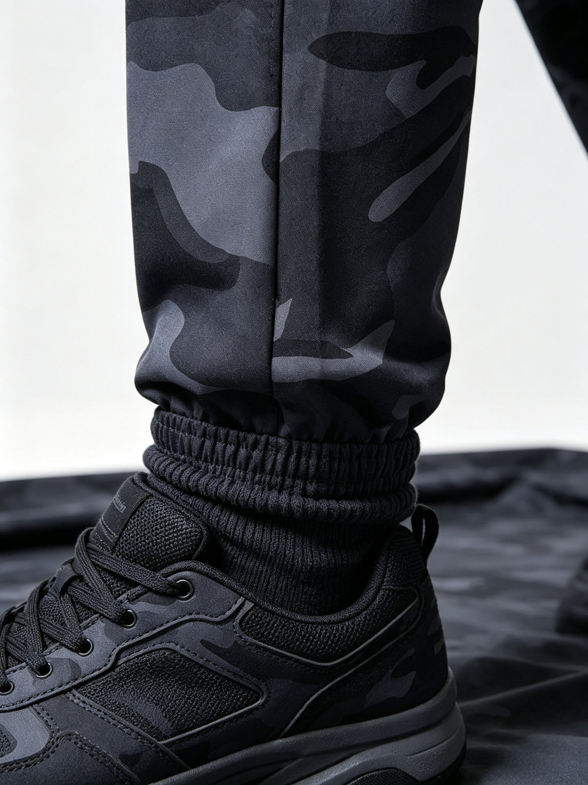 Men's Lightweight Camo Cargo Pants — Drawstring Tapered Hiking & Work Joggers